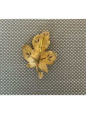 Vintage Signed BSK Gold Tone Maple Leaf Brooch Pin 1960s